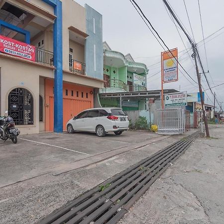 RedDoorz Syariah near Terminal Batu Ampar 2 Hotel Balikpapan  Bagian luar foto